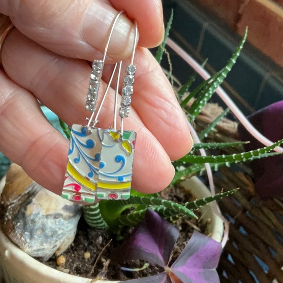 🎉Host Pick🎉 Vintage tin earrings - Picture 5 of 11